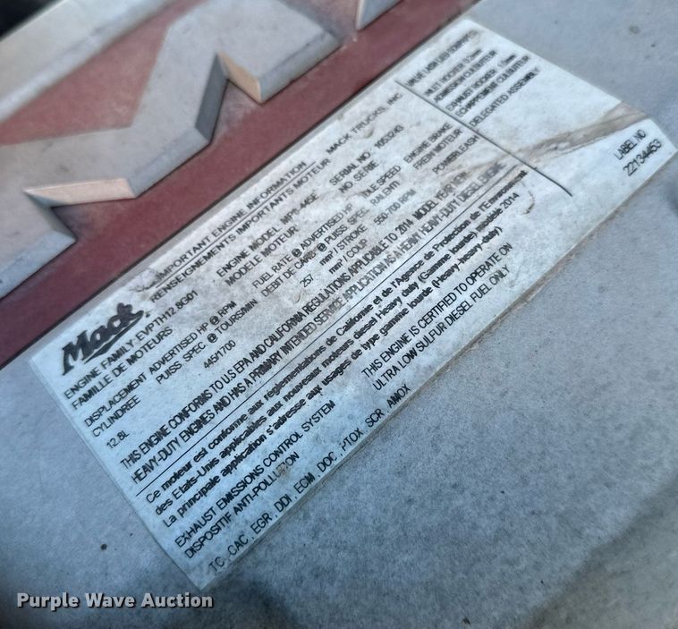 image for item DV0569 2015 Mack CXU613 semi truck