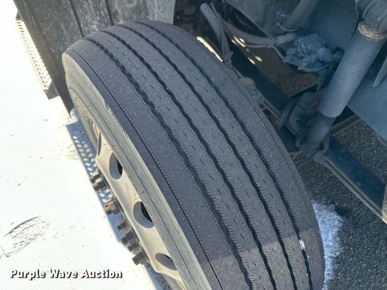 image for item DV0569 2015 Mack CXU613 semi truck