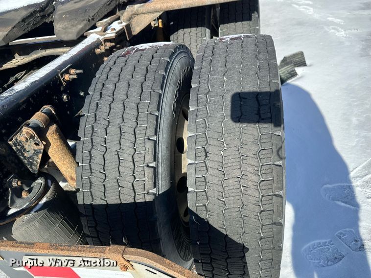 image for item DV0569 2015 Mack CXU613 semi truck