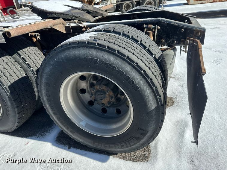 image for item DV0569 2015 Mack CXU613 semi truck