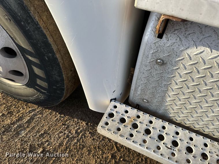 image for item DV0605 2015 Freightliner  Cascadia 125 semi truck