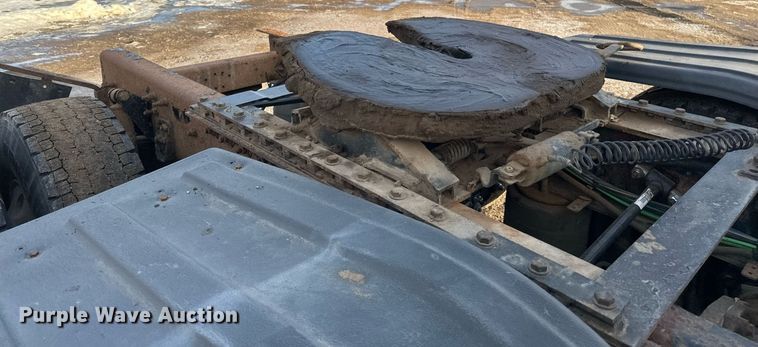 image for item DV0605 2015 Freightliner  Cascadia 125 semi truck