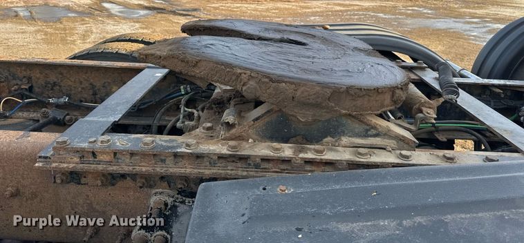 image for item DV0605 2015 Freightliner  Cascadia 125 semi truck