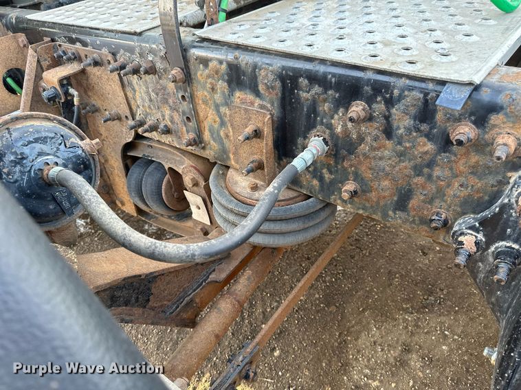 image for item DV0605 2015 Freightliner  Cascadia 125 semi truck