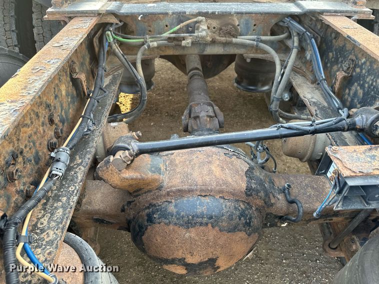 image for item DV0605 2015 Freightliner  Cascadia 125 semi truck