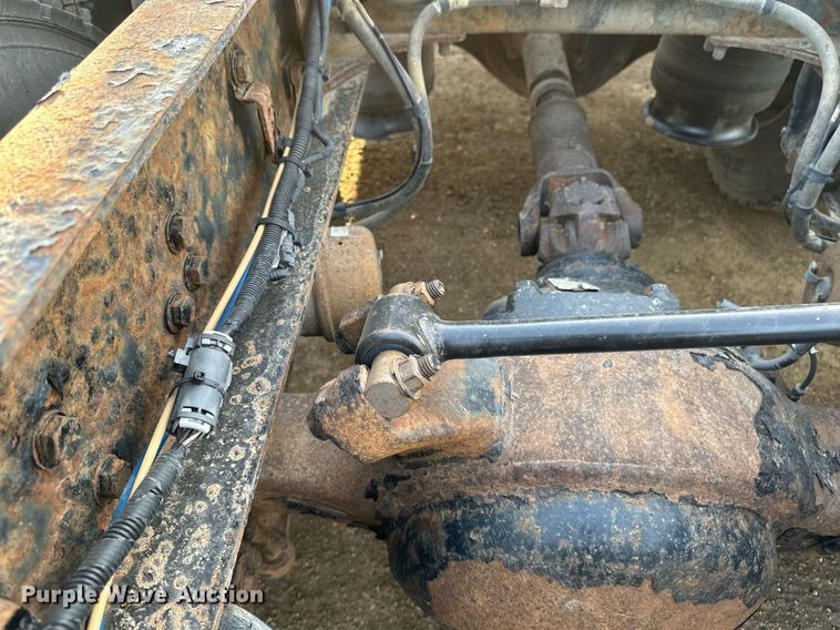 image for item DV0605 2015 Freightliner  Cascadia 125 semi truck