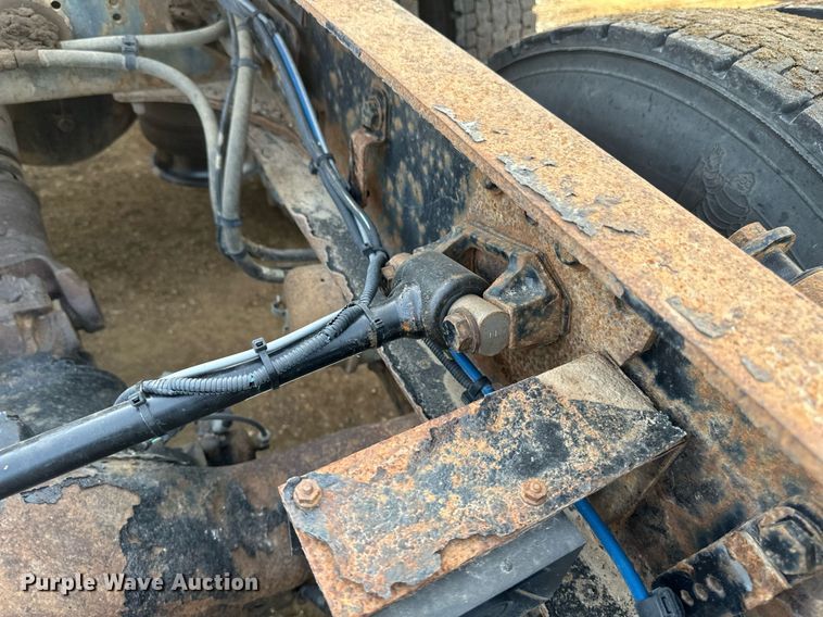 image for item DV0605 2015 Freightliner  Cascadia 125 semi truck