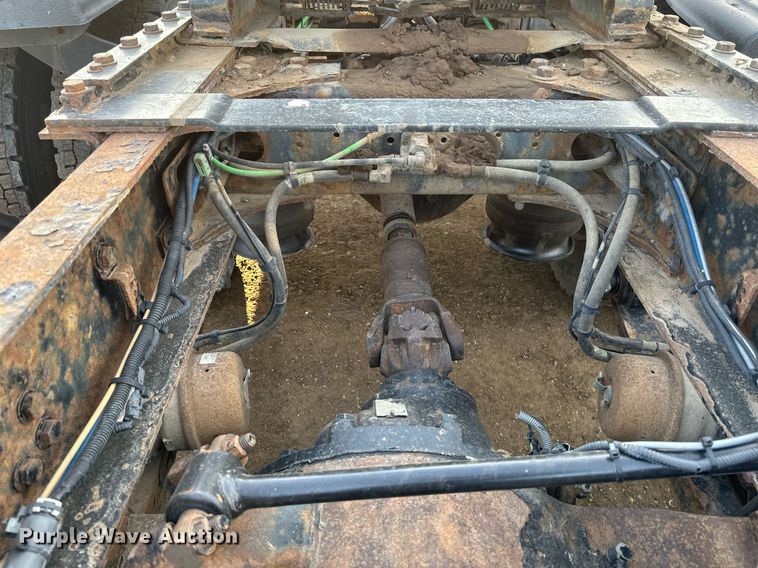 image for item DV0605 2015 Freightliner  Cascadia 125 semi truck