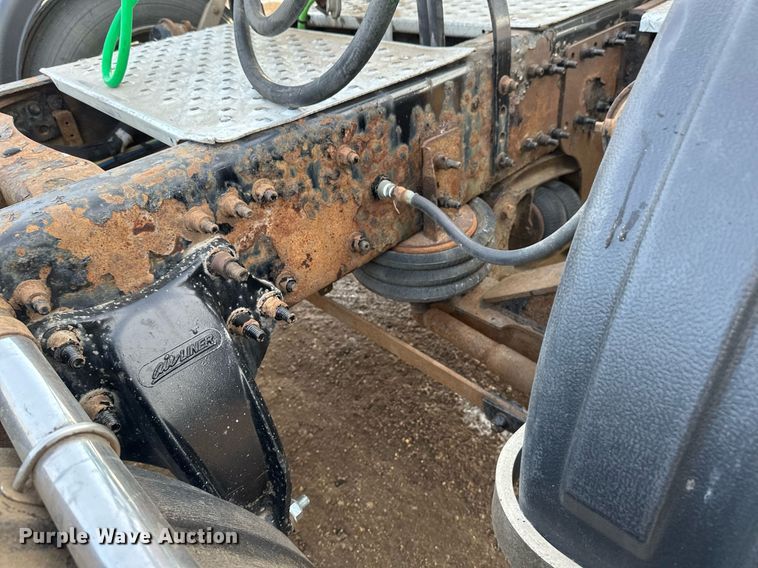 image for item DV0605 2015 Freightliner  Cascadia 125 semi truck