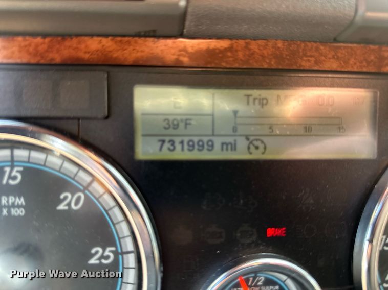 image for item DV0605 2015 Freightliner  Cascadia 125 semi truck