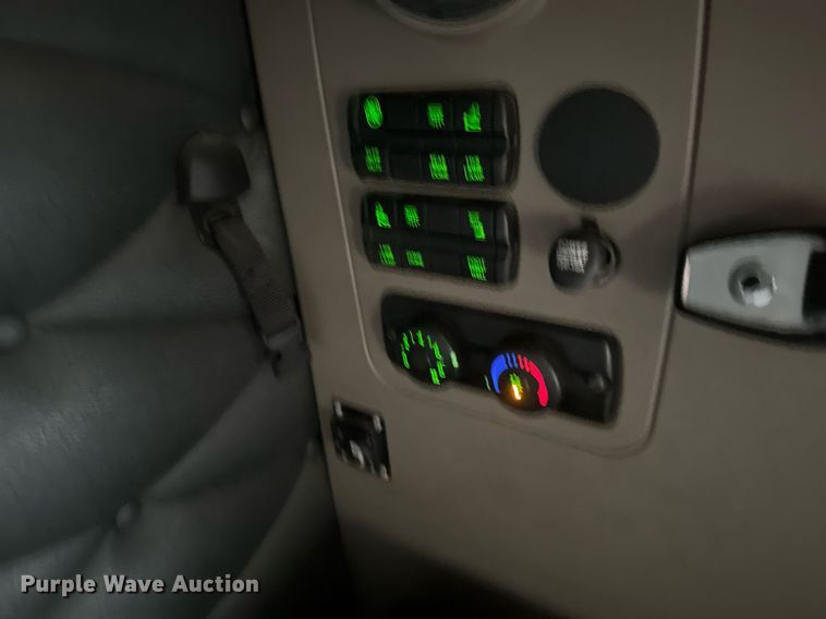 image for item DV0605 2015 Freightliner  Cascadia 125 semi truck