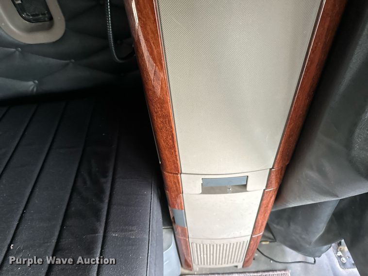 image for item DV0605 2015 Freightliner  Cascadia 125 semi truck