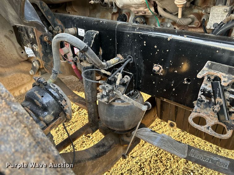 image for item DV0605 2015 Freightliner  Cascadia 125 semi truck