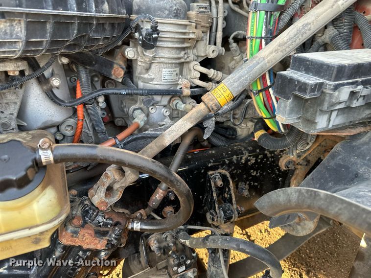 image for item DV0605 2015 Freightliner  Cascadia 125 semi truck