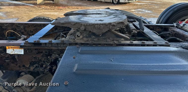 image for item DV0606 2015 Freightliner  Cascadia 125 semi truck