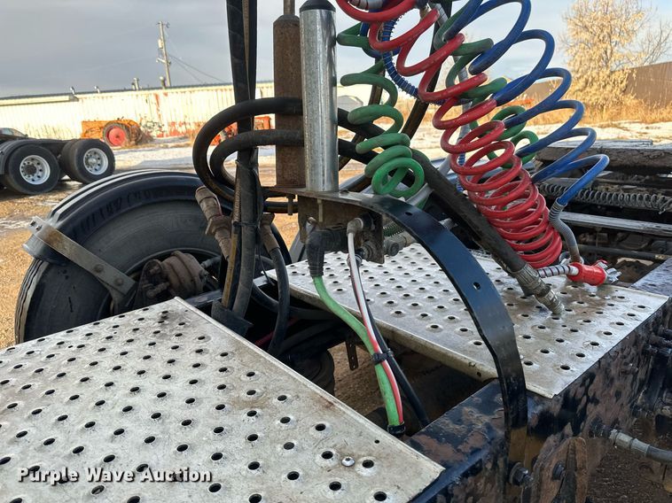 image for item DV0606 2015 Freightliner  Cascadia 125 semi truck