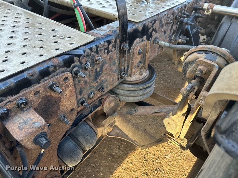 image for item DV0606 2015 Freightliner  Cascadia 125 semi truck