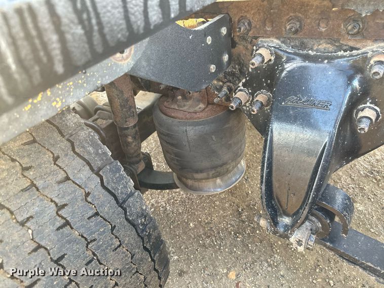 image for item DV0606 2015 Freightliner  Cascadia 125 semi truck