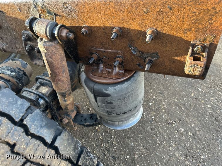 image for item DV0606 2015 Freightliner  Cascadia 125 semi truck