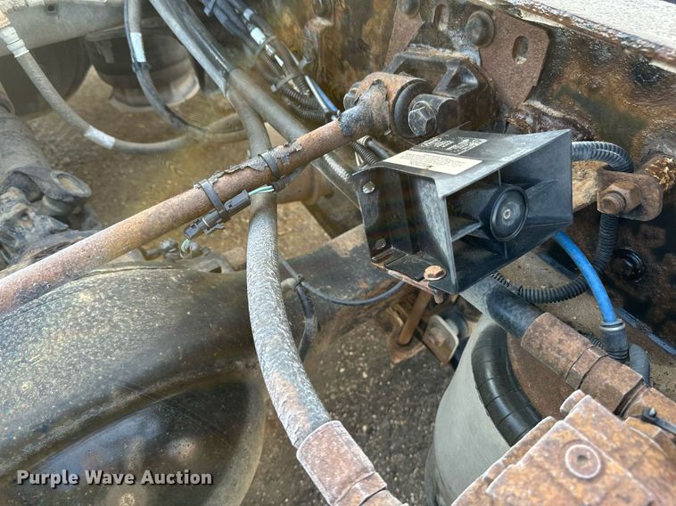 image for item DV0606 2015 Freightliner  Cascadia 125 semi truck