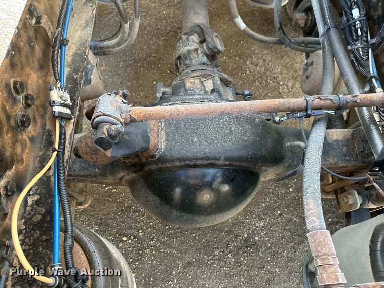 image for item DV0606 2015 Freightliner  Cascadia 125 semi truck