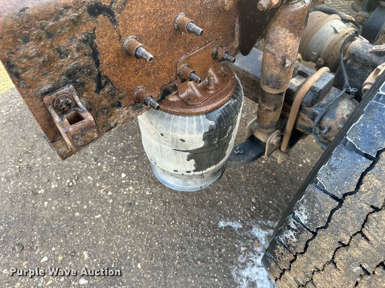 image for item DV0606 2015 Freightliner  Cascadia 125 semi truck