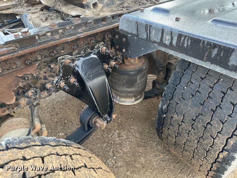 image for item DV0606 2015 Freightliner  Cascadia 125 semi truck