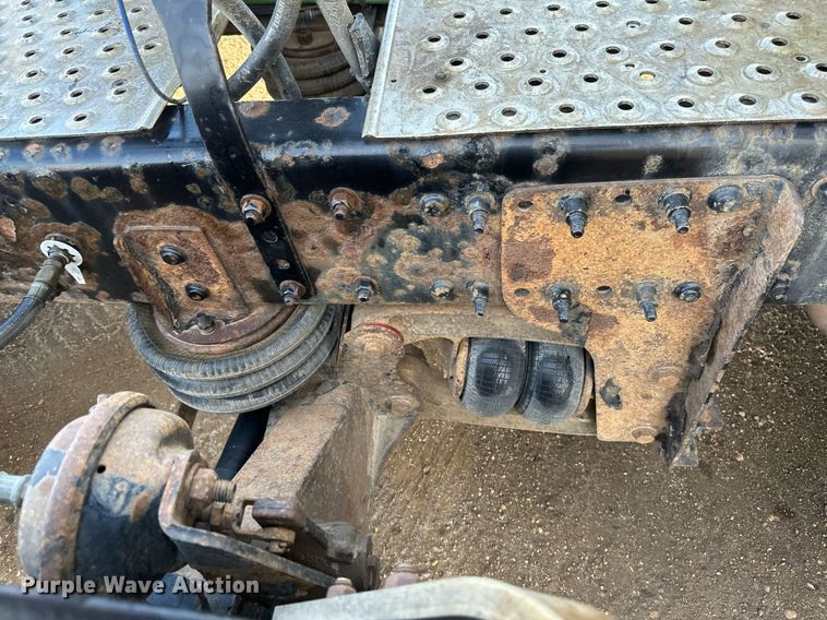 image for item DV0606 2015 Freightliner  Cascadia 125 semi truck