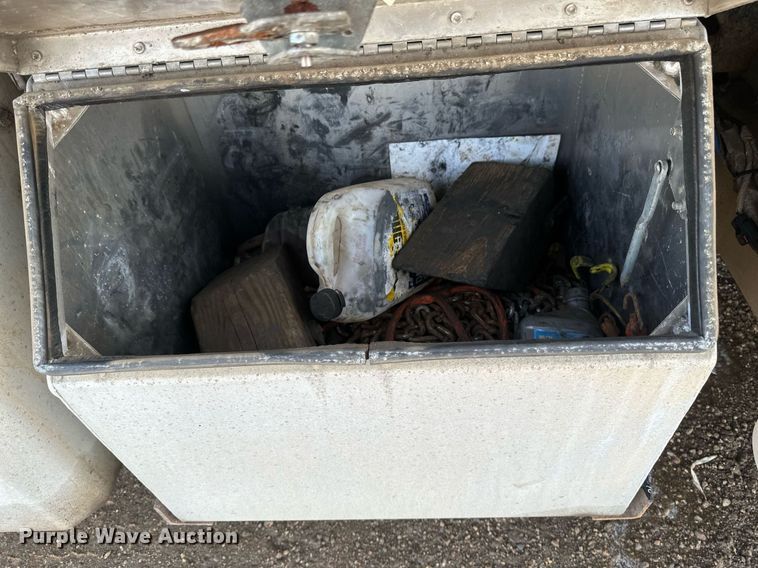 image for item DV0606 2015 Freightliner  Cascadia 125 semi truck