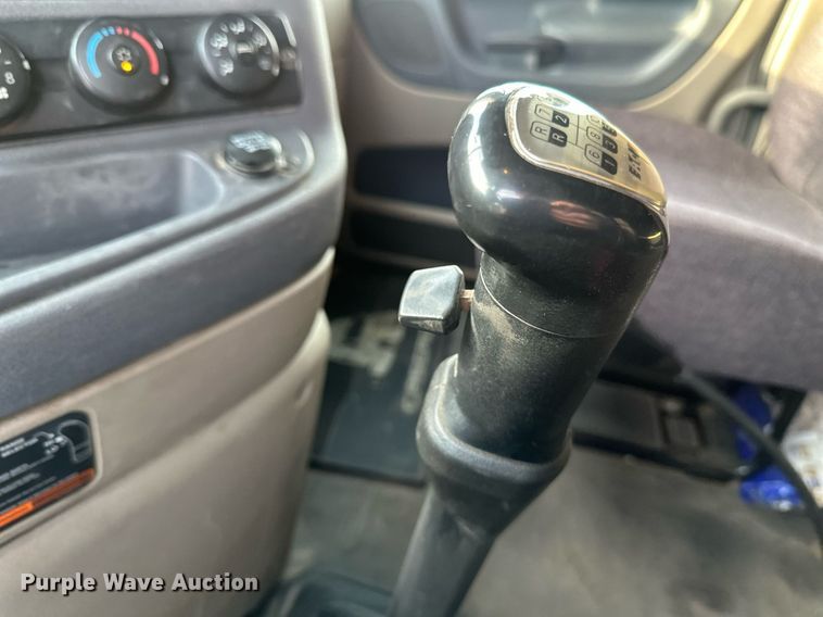 image for item DV0606 2015 Freightliner  Cascadia 125 semi truck