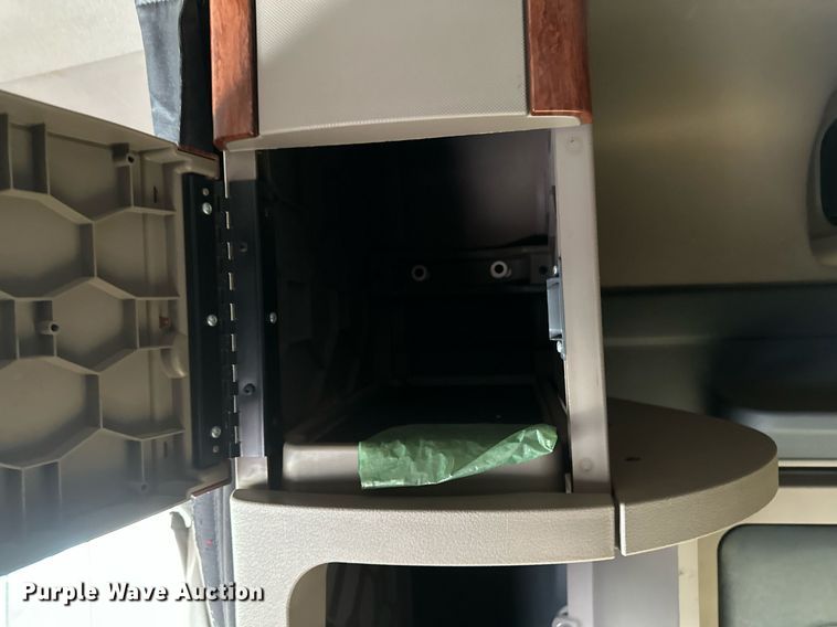 image for item DV0606 2015 Freightliner  Cascadia 125 semi truck