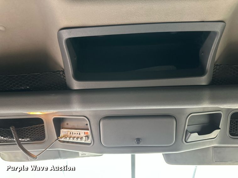 image for item DV0606 2015 Freightliner  Cascadia 125 semi truck