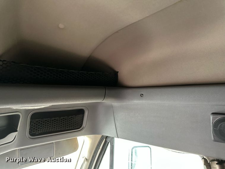 image for item DV0606 2015 Freightliner  Cascadia 125 semi truck