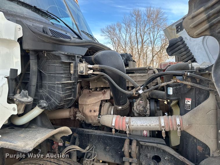 image for item DV0606 2015 Freightliner  Cascadia 125 semi truck