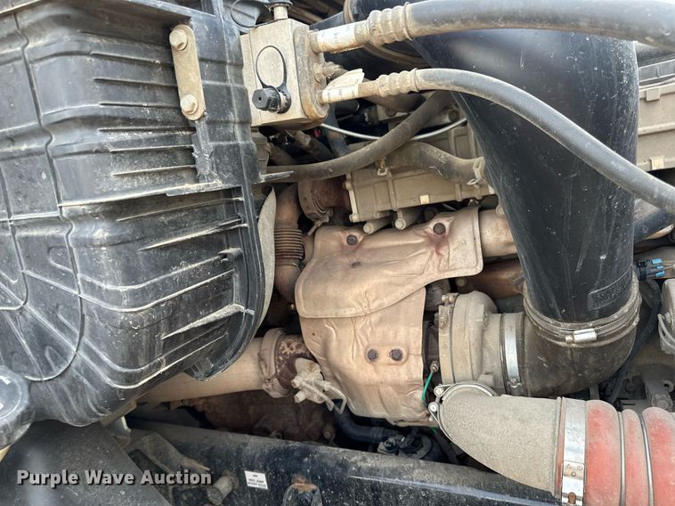 image for item DV0606 2015 Freightliner  Cascadia 125 semi truck