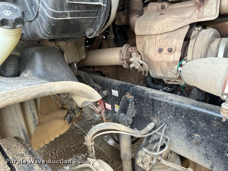 image for item DV0606 2015 Freightliner  Cascadia 125 semi truck