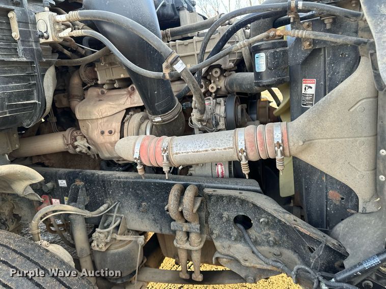 image for item DV0606 2015 Freightliner  Cascadia 125 semi truck