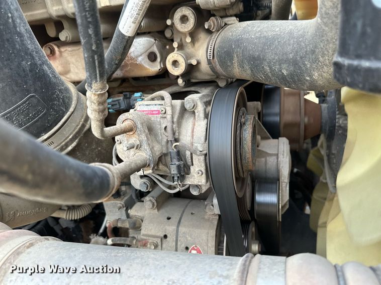 image for item DV0606 2015 Freightliner  Cascadia 125 semi truck