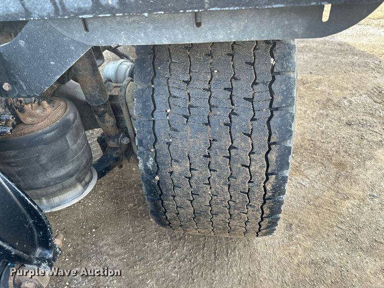 image for item DV0606 2015 Freightliner  Cascadia 125 semi truck