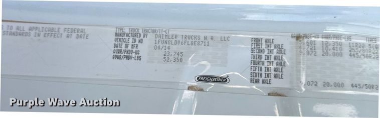 image for item DV0606 2015 Freightliner  Cascadia 125 semi truck