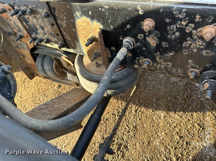 image for item DV0607 2015 Freightliner Cascadia 125 semi truck