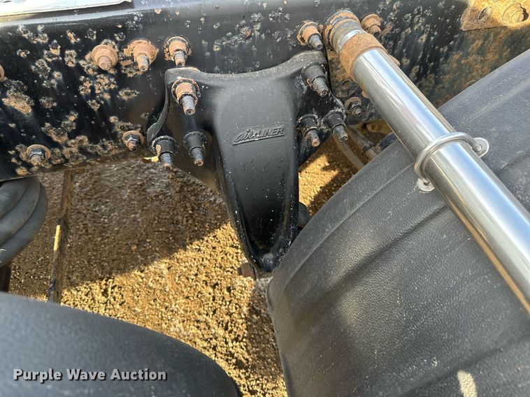 image for item DV0607 2015 Freightliner Cascadia 125 semi truck