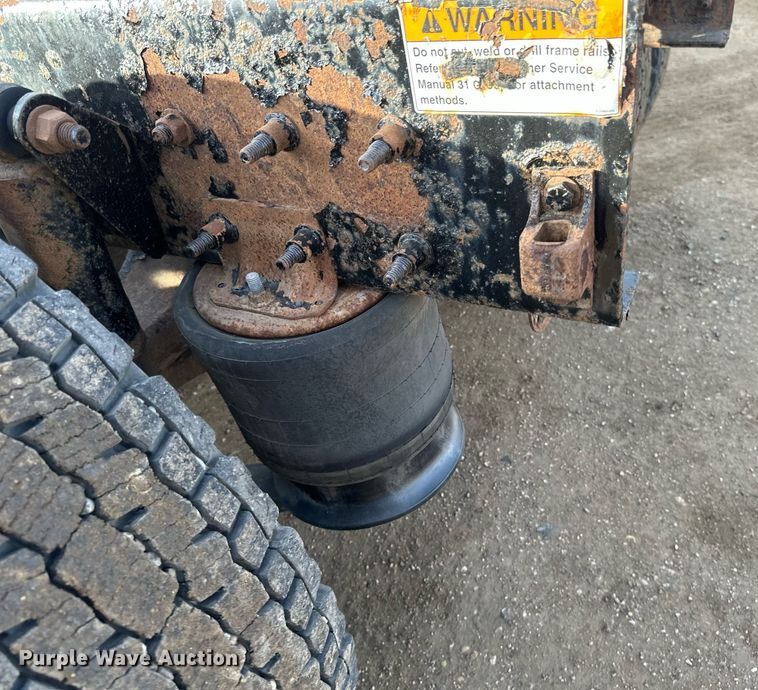 image for item DV0607 2015 Freightliner Cascadia 125 semi truck