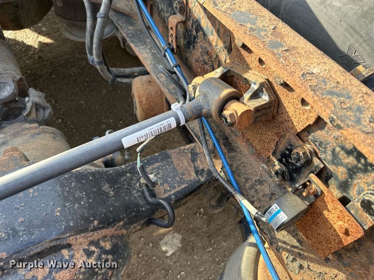 image for item DV0607 2015 Freightliner Cascadia 125 semi truck