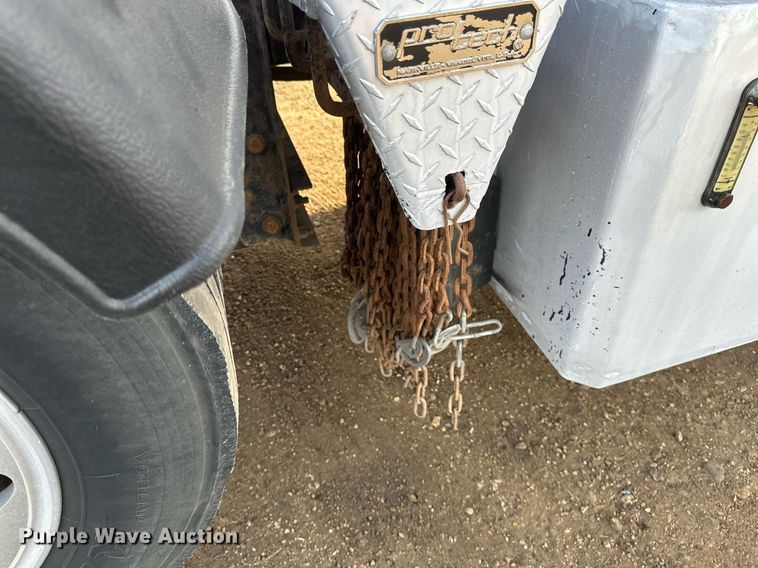 image for item DV0607 2015 Freightliner Cascadia 125 semi truck