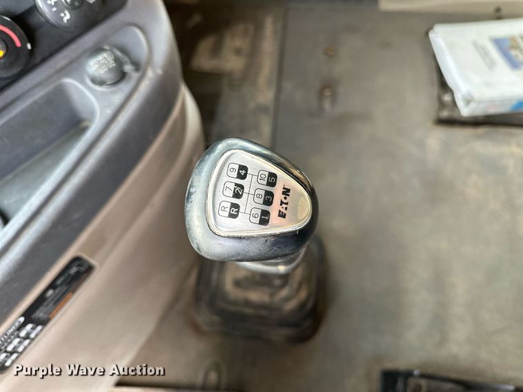 image for item DV0607 2015 Freightliner Cascadia 125 semi truck