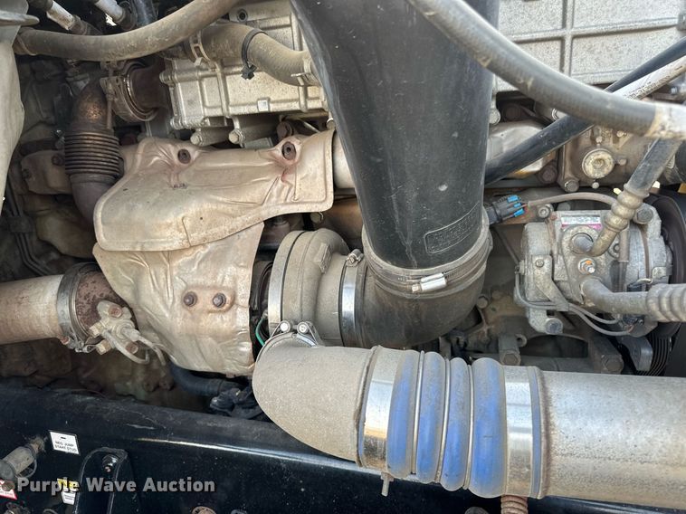 image for item DV0607 2015 Freightliner Cascadia 125 semi truck