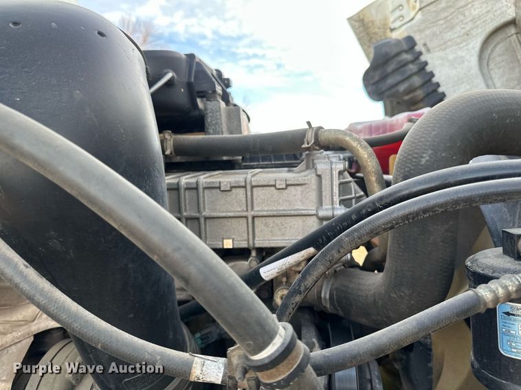 image for item DV0607 2015 Freightliner Cascadia 125 semi truck