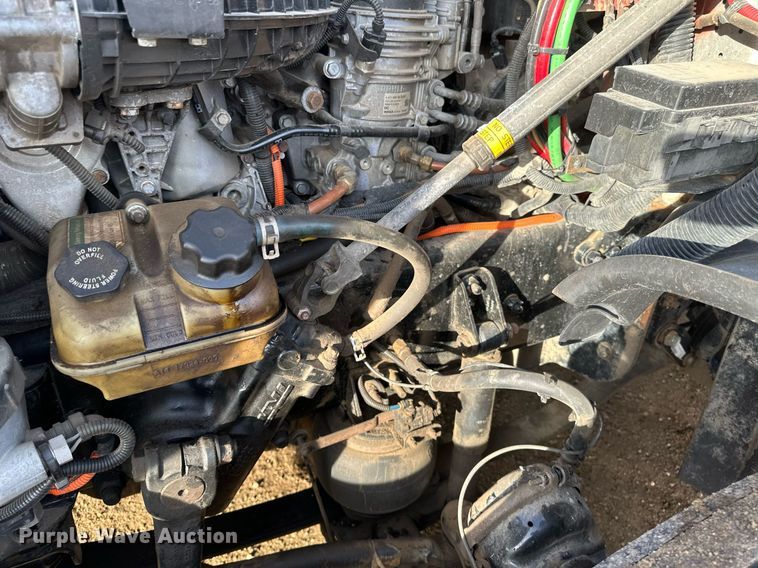 image for item DV0607 2015 Freightliner Cascadia 125 semi truck