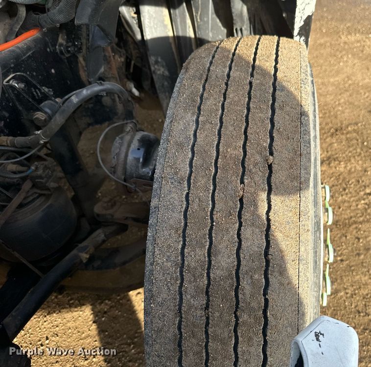 image for item DV0607 2015 Freightliner Cascadia 125 semi truck